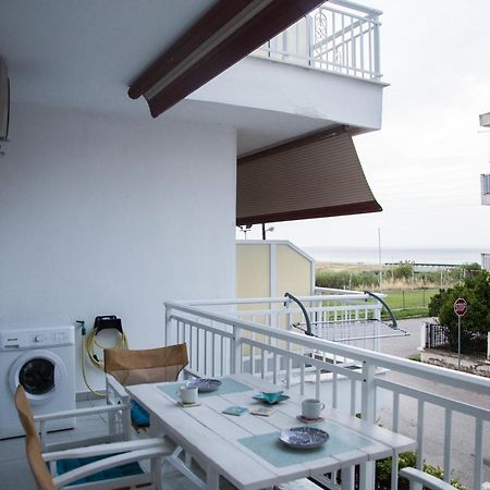 Grey Theros Apartments Paralia Dionysiou Exterior foto