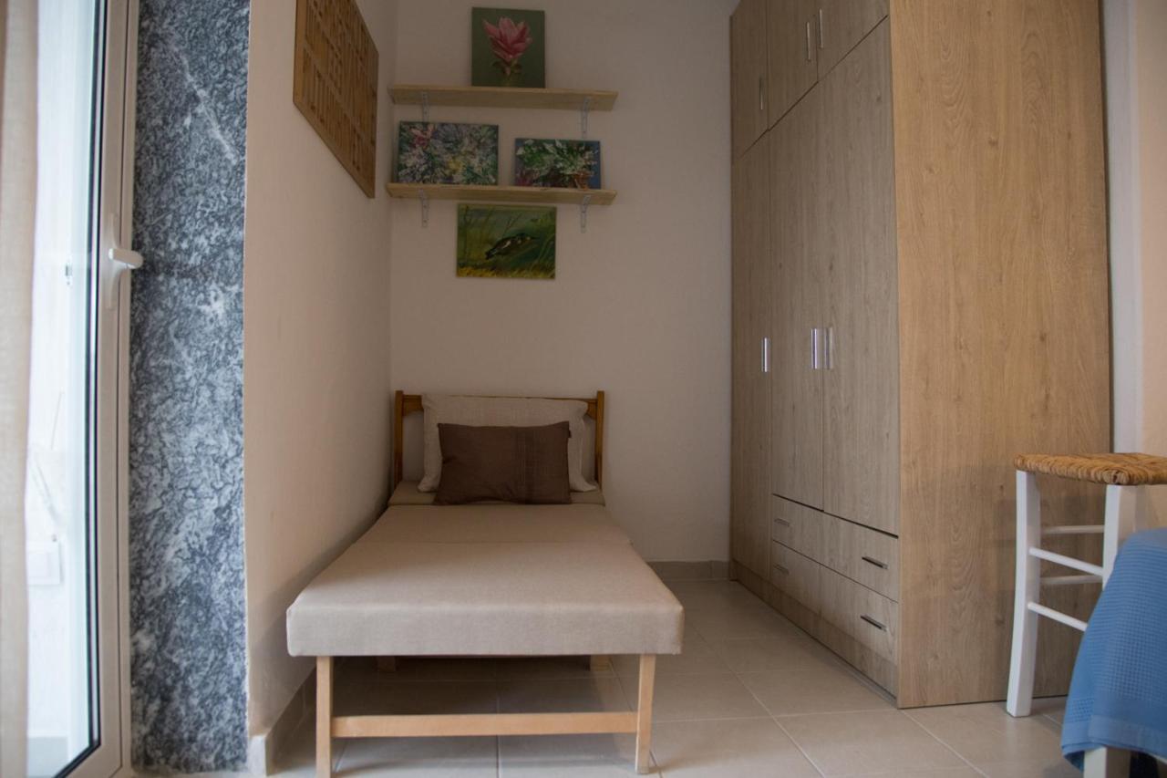 Grey Theros Apartments Paralia Dionysiou Exterior foto