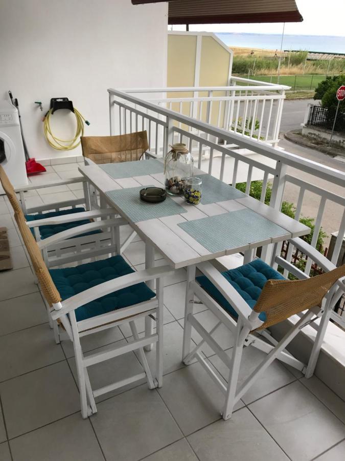Grey Theros Apartments Paralia Dionysiou Exterior foto